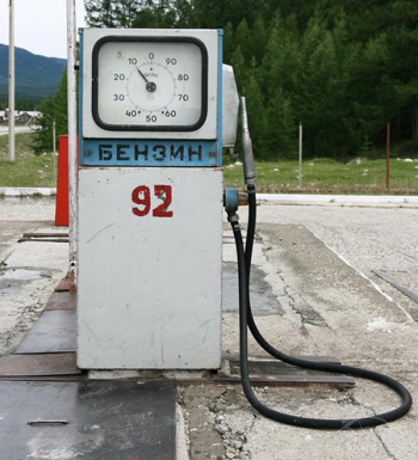 УФАС снова зафиксировало резкие колебания цен на бензин